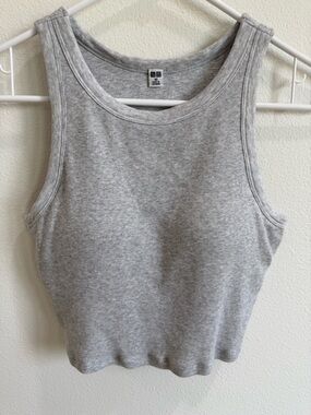 Uniqlo Basic Ribbed Bra Tank Top - Gray. Size XS